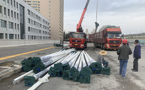 农村喀什太阳能路灯安装全解析：庭院喀什太阳能路灯施工指南