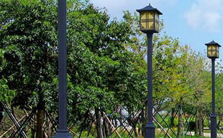 太阳能喀什庭院灯价格为何差三倍？关键看这几点